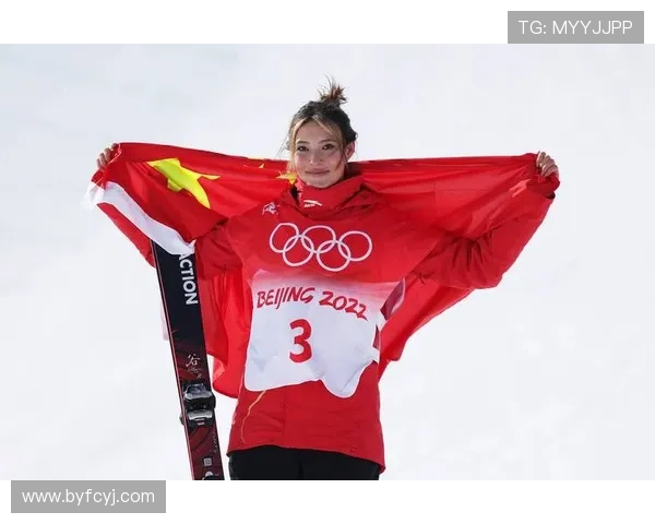 谷爱凌初一摘银创历史为国争光